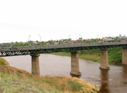В Калачинске полностью закрывают мост через Омь